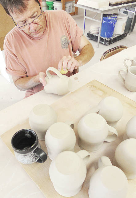 web1_170726aw_Salt_ArtisticEarthPottery_5092.jpg